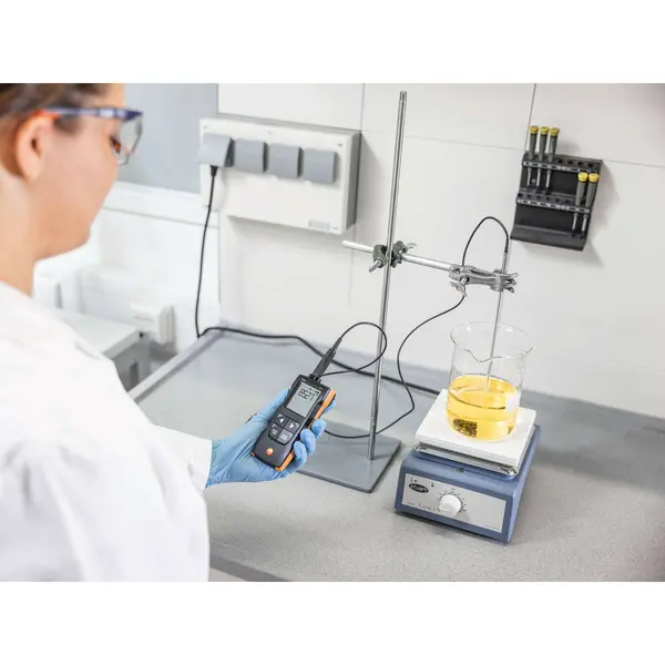 TESTO Termometar 110 NTC Pt100 s mogućnošću spajanja na aplikaciju-4