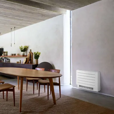 Klima uređaj Daikin Perfera 3.5kW podni RXM35A/FVXM35A9 u blagovaonici